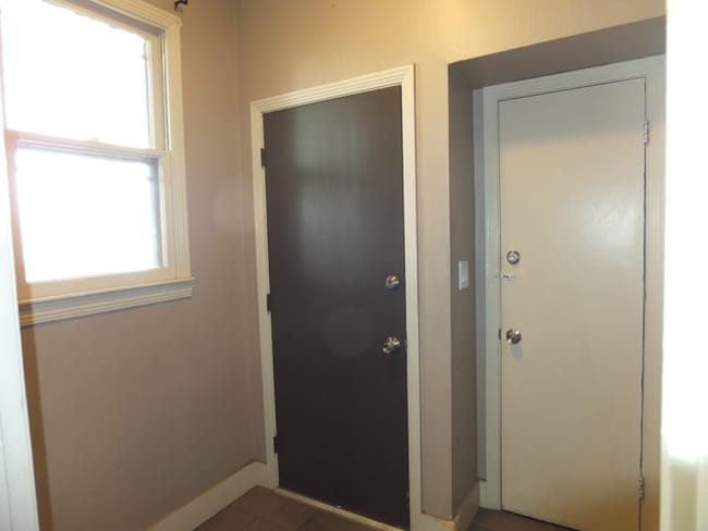 Photo - 837 Oxford Ln Apartment