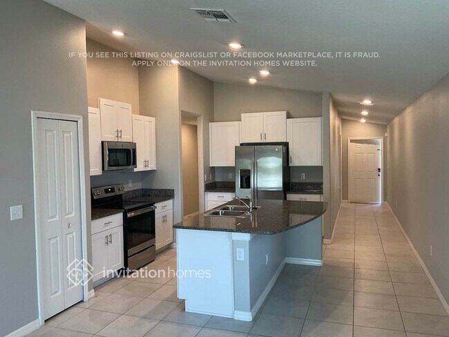 Building Photo - 2204 Jungle Dr