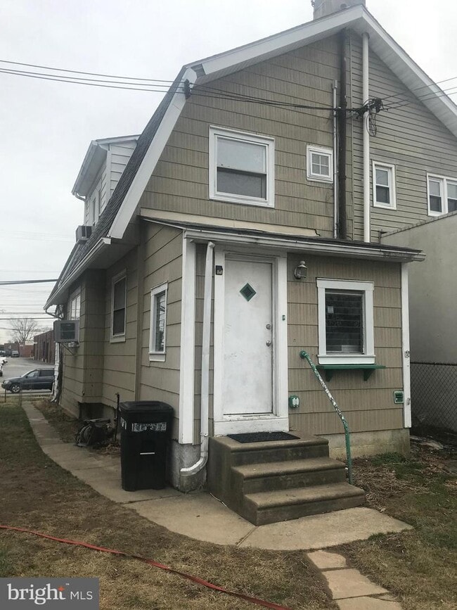 1113 MacDade Blvd, Collingdale, PA 19023 House for Rent in