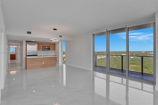 Foto del edificio - 16385 Biscayne Blvd