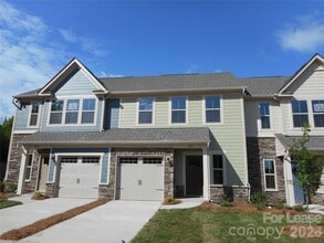Building Photo - 322 Willow Wood Ct