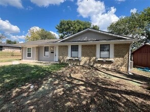 Building Photo - 6524 Treetop Ln