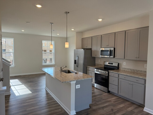 Building Photo - 117 Canning Rd