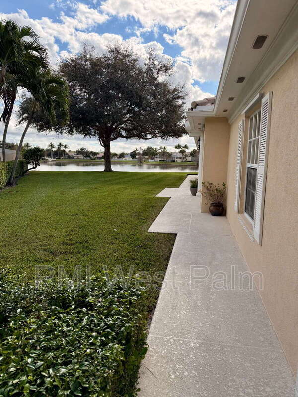 Foto del edificio - 8270 Eleuthera Ln