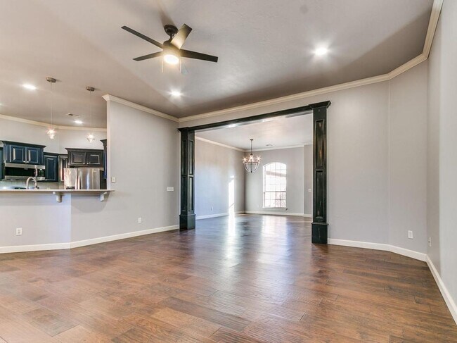 Foto del edificio - 17121 Kemble Ln
