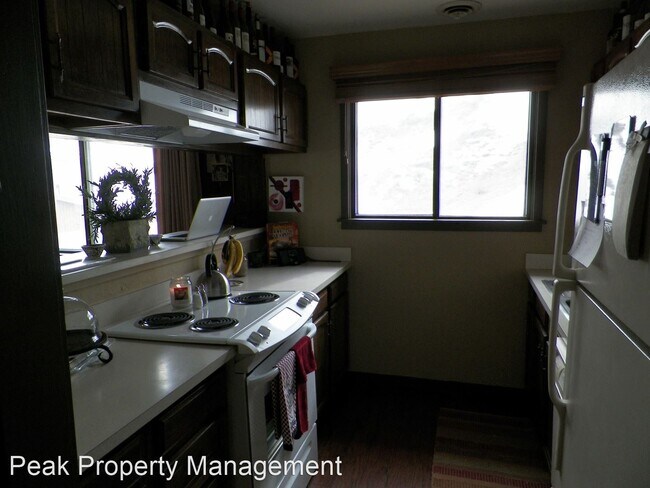 Building Photo - 2 br, 1 bath House - 755 Gothic Rd. Unit 3