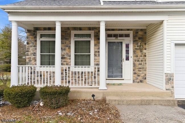 Building Photo - 7 Harvard Cir