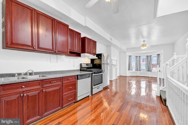 Foto del edificio - 1852 5th St NW