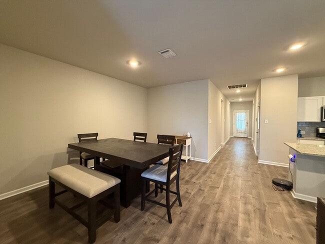 Building Photo - 127 Emerald Star Ln