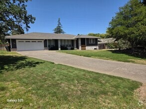 Building Photo - 166 Southcreek Cir