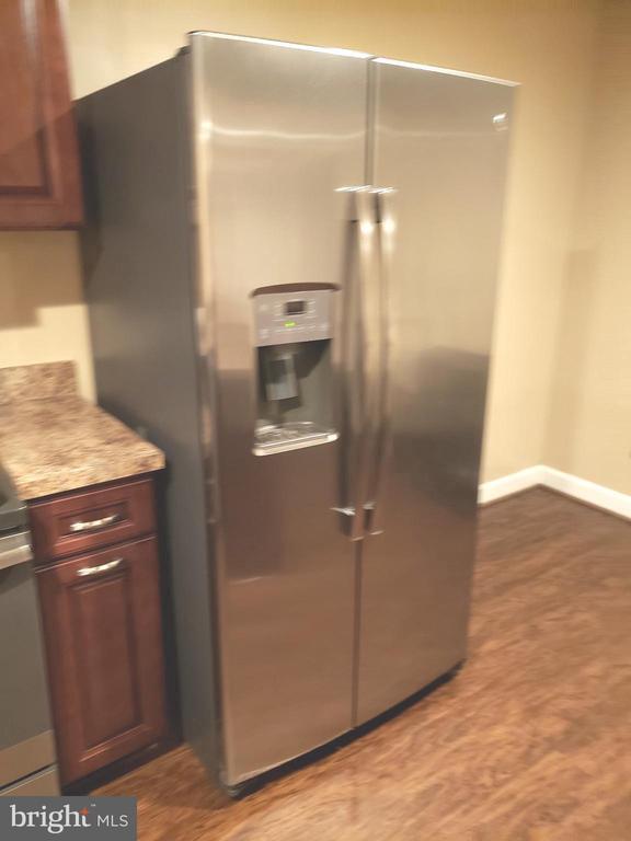Foto del edificio - 2707 Hollywell Ct