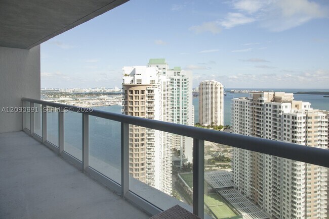 Building Photo - 475 Brickell Ave