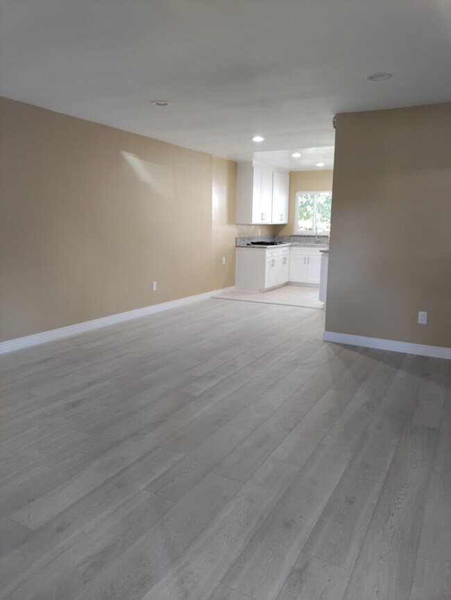 Open concept to kitchen - 2035 Meridian Ave