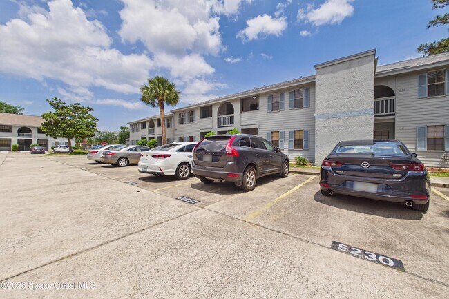 Foto del edificio - 1735 Harrison St