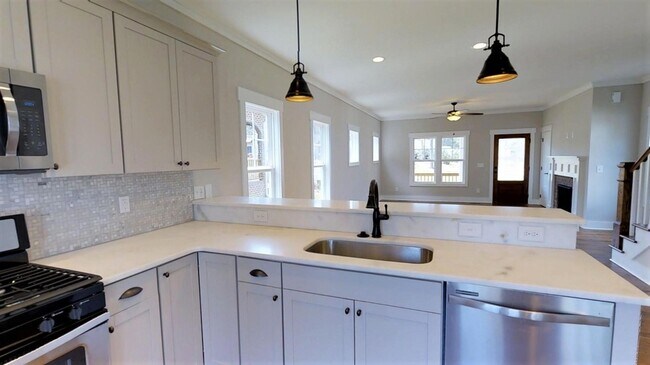 Building Photo - 209 Springwood Way