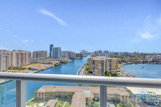 Building Photo - 2602 E Hallandale Beach Blvd
