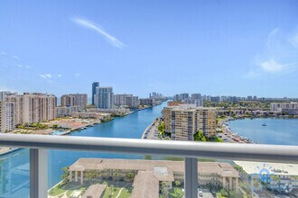 Building Photo - 2602 E Hallandale Beach Blvd