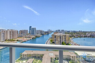 Building Photo - 2602 E Hallandale Beach Blvd