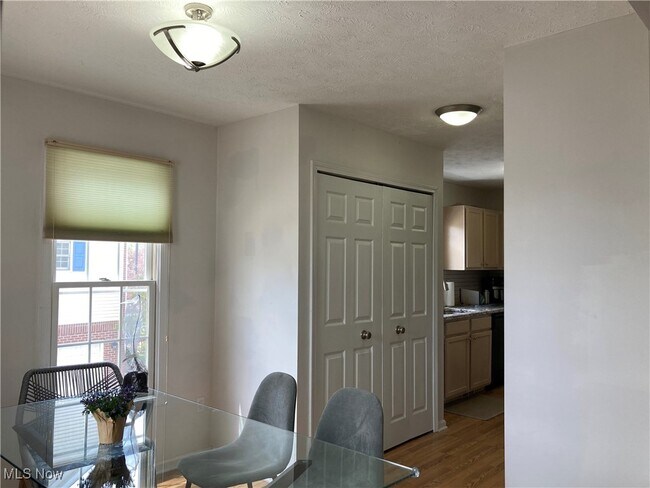 Foto del edificio - 8222 Chester Pkwy