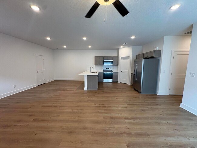 Foto del edificio - 1010 N Kansas St