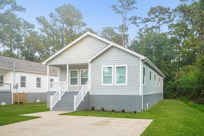 Foto del edificio - 9330 Crestview Dr