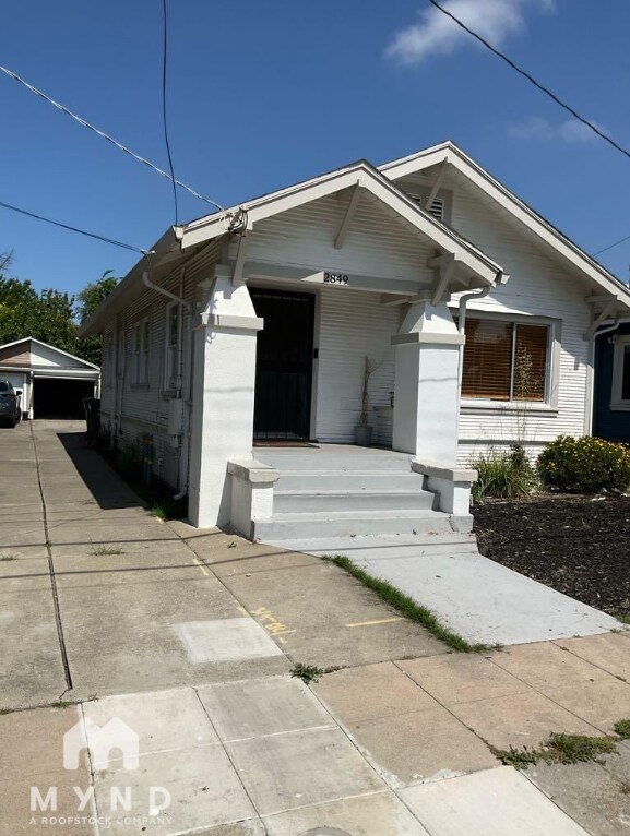Foto principal - 2849 62nd Ave