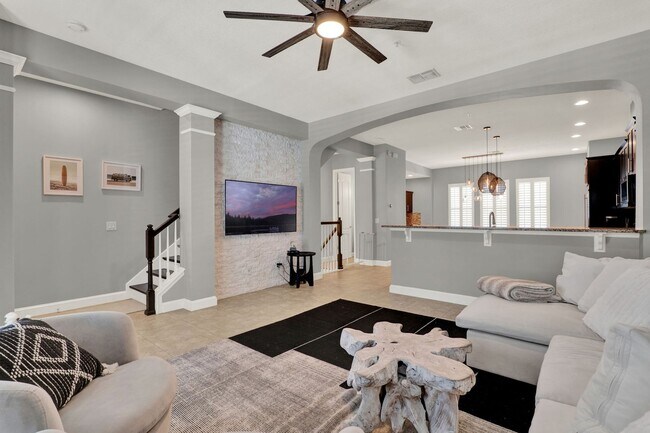 Foto del edificio - Stunning 3/3.5 Baldwin Park Townhome with 2-Car Garage & Upgrades Galore!