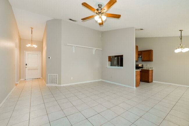 Building Photo - 9324 Pavillion Dr