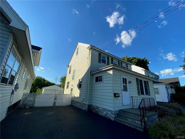 Foto del edificio - 1533 Lemoyne Ave