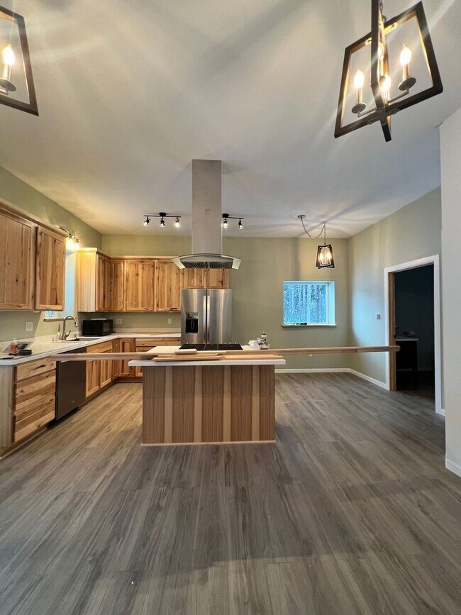 Building Photo - 2 br, 1 bath House - 148 Rhubarb Dr #B
