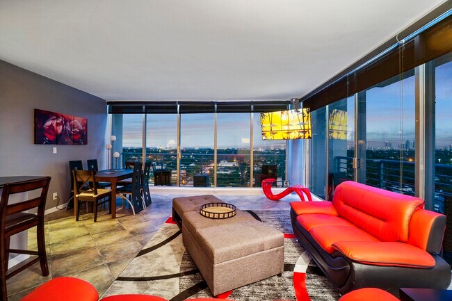 Foto del edificio - 1720 Harrison St