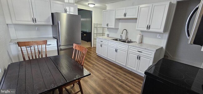 Foto del edificio - 305 Haven St