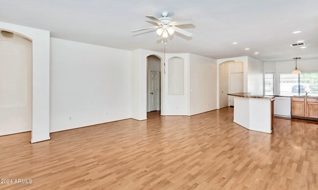 Foto del edificio - 12839 W Sells Dr