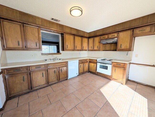 Foto del edificio - 3 bed 2 bath Move In Ready!