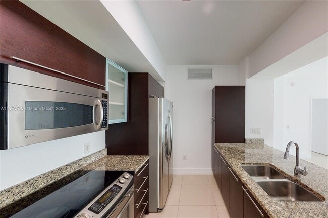 Building Photo - 951 Brickell Ave