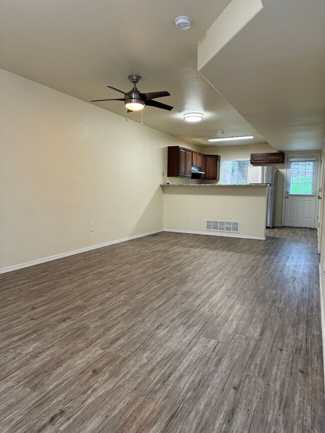 Building Photo - District 20 North End Townhome