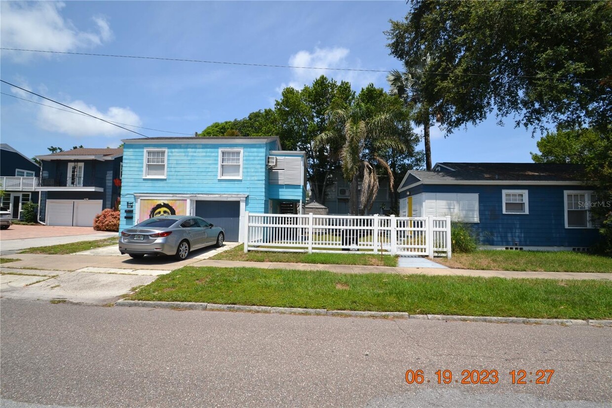 Primary Photo - 2200 7th Ave N