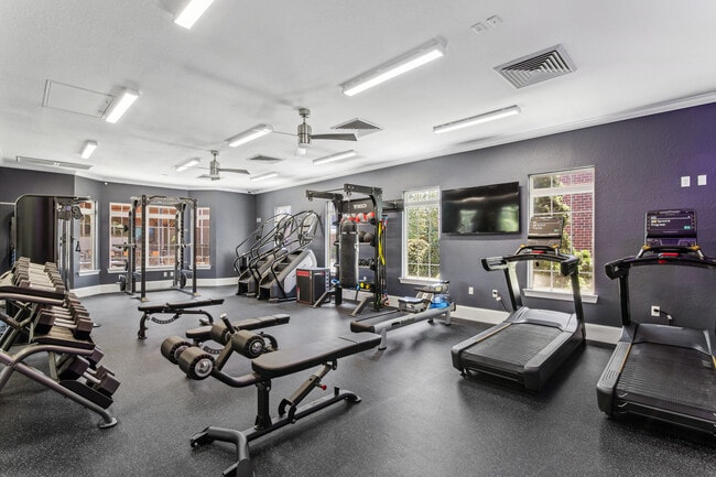 Building Photo - Society 865