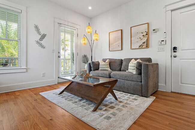 Foto del edificio - 211 Arpieka Ave