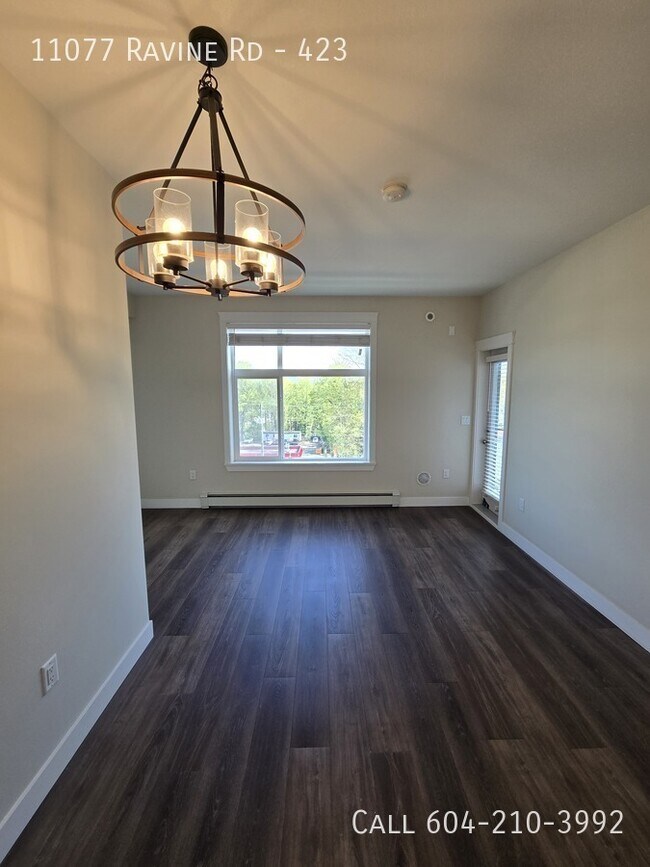 Photo du bâtiment - Modern Condo Near King George