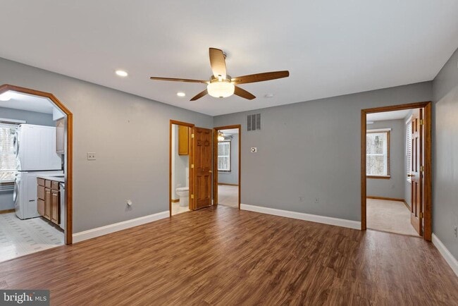 Building Photo - 4160 Bristol Dr