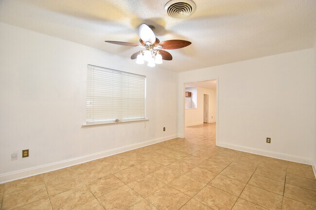 Foto del edificio - 3834 Brookwood Dr