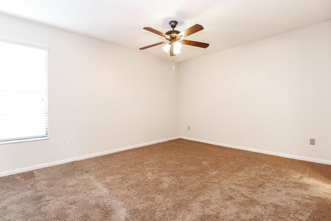 Building Photo - 10375 Chadbourne Dr