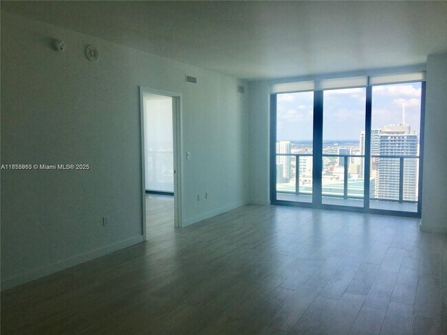 Foto del edificio - 1300 S Miami Ave