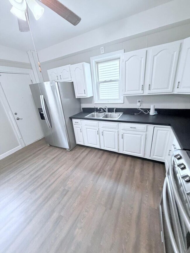 Building Photo - 6407 Dibble Ave