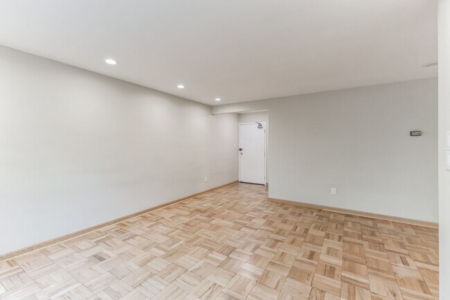 Foto del edificio - Beautiful 2bd/1bth condo w/ utilities incl...