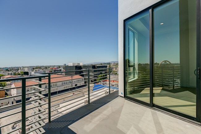 Building Photo - Coda