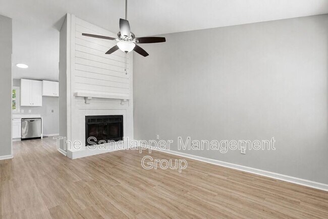 Foto del edificio - 5230-B Scarsdale Drive