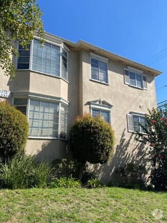 Building Photo - 2372-2374 S Beverly Glen Blvd