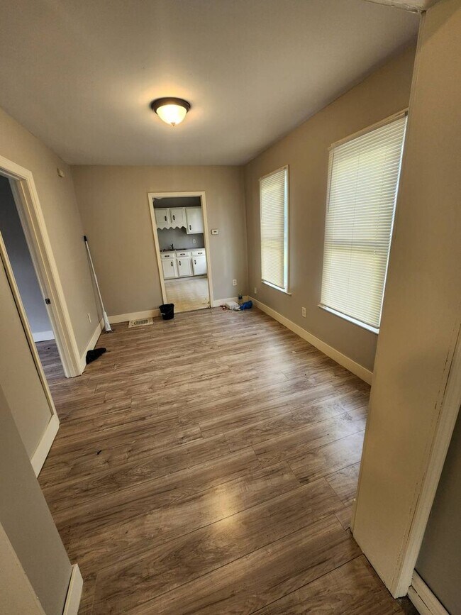 Building Photo - 7602 Wentworth Ave